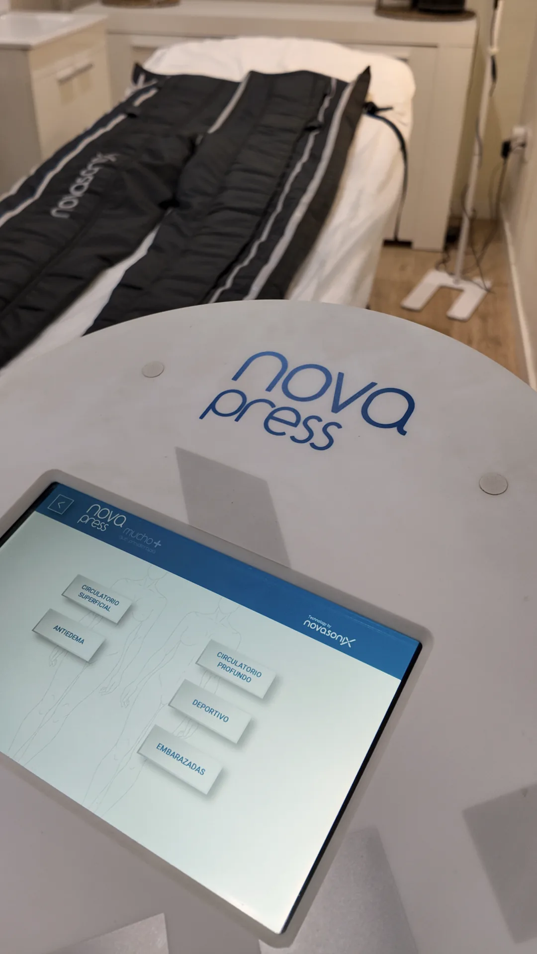 Pressoterapia aparell novapress — My (B) Code Silueta con Mesoterapia a Essència Borges